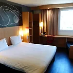 Ibis Paris Velizy