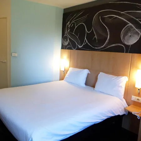 Ibis Paris Velizy 3*