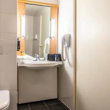 Ibis Paris Velizy Hotel 3*