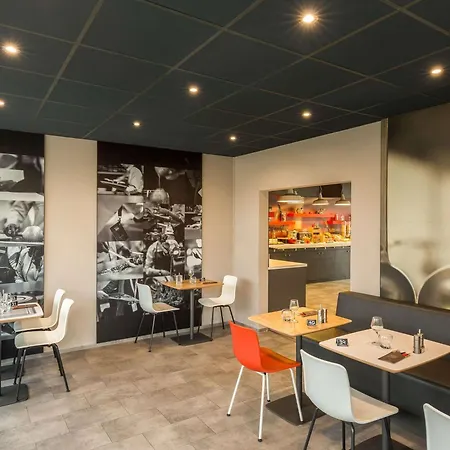 Ibis Paris Velizy 3*