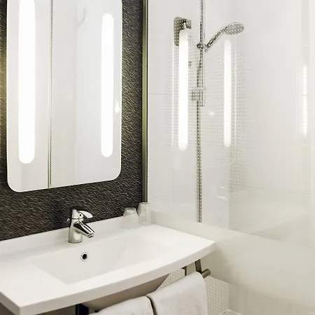 Ibis Paris Velizy מלון