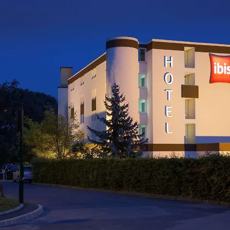 Ibis Paris Velizy 3*
