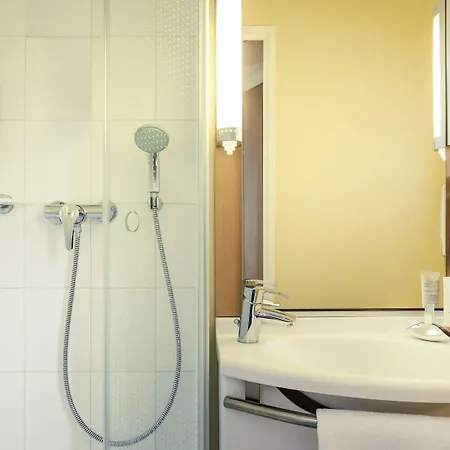 Ibis Paris Velizy מלון 3*