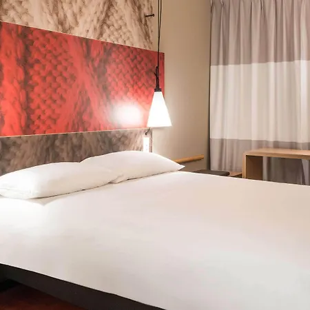 Ibis Paris Velizy