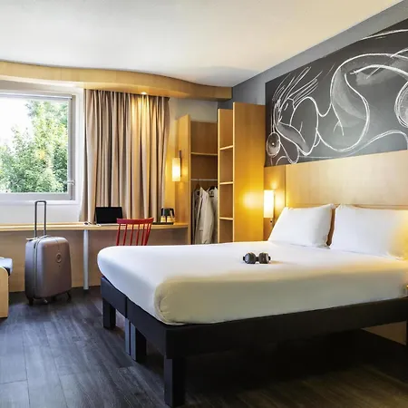 Ibis Paris Velizy מלון מדון