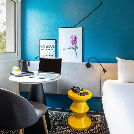 Ibis Paris Velizy 3*