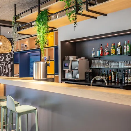 Ibis Paris Velizy Hotel 3*