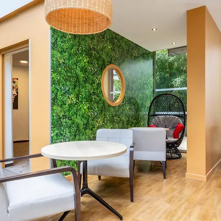 Ibis Paris Velizy 3*