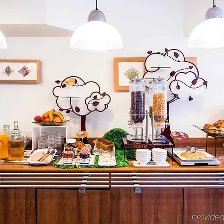 Ibis Paris Velizy