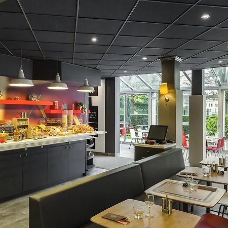 Ibis Paris Velizy 3*