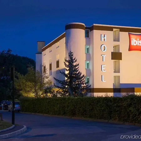 Ibis Paris Velizy 3*