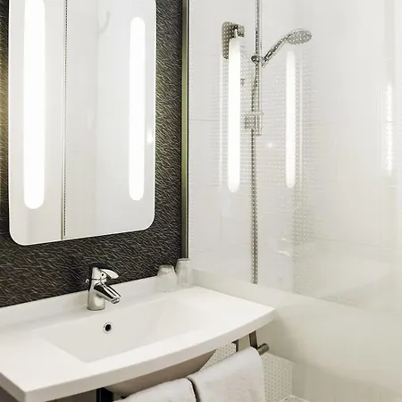 Ibis Paris Velizy Hotel