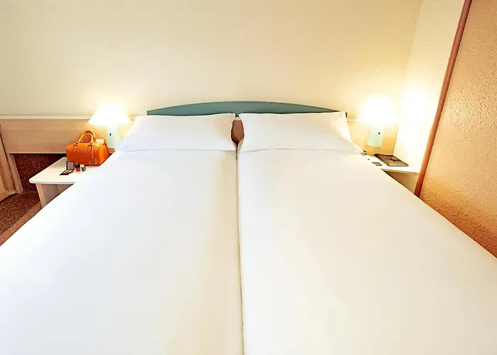 Ibis Paris Velizy מדון
