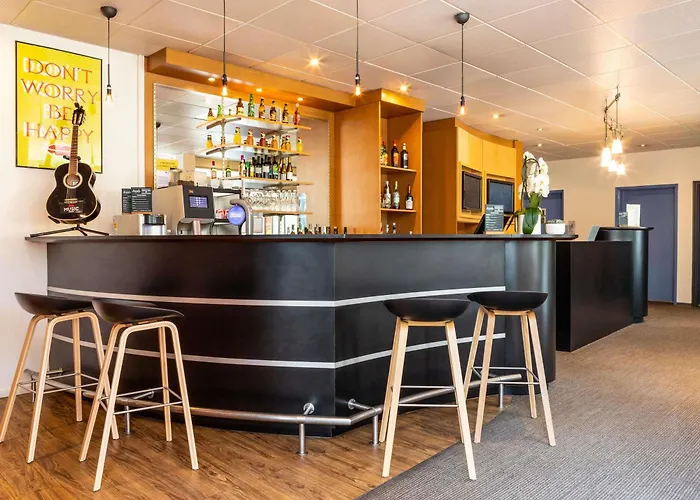 Ibis Paris Velizy 3*