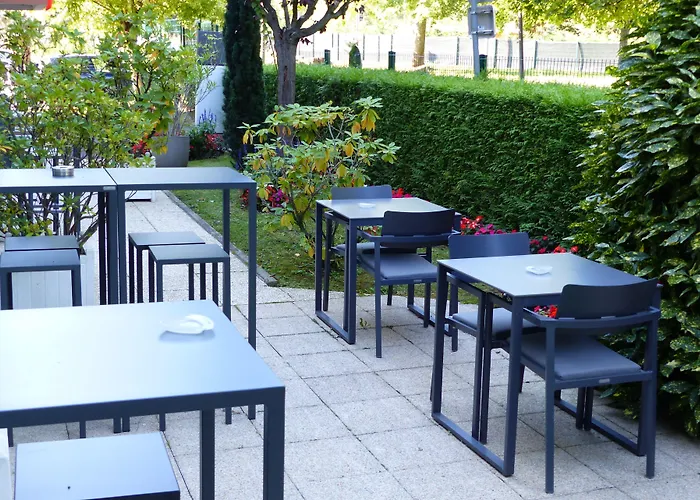 Ibis Paris Velizy 호텔