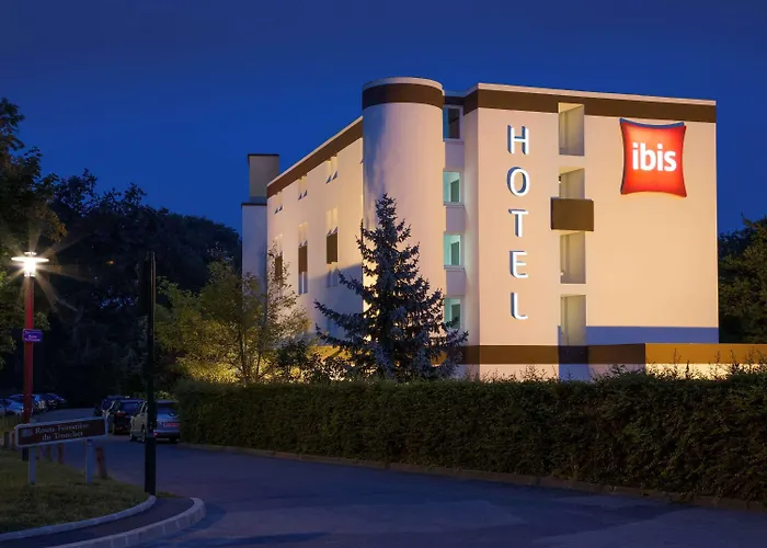 Ibis Paris Velizy 3*
