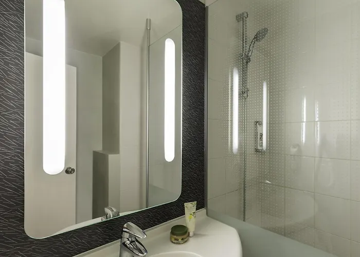 Ibis Paris Velizy 3*