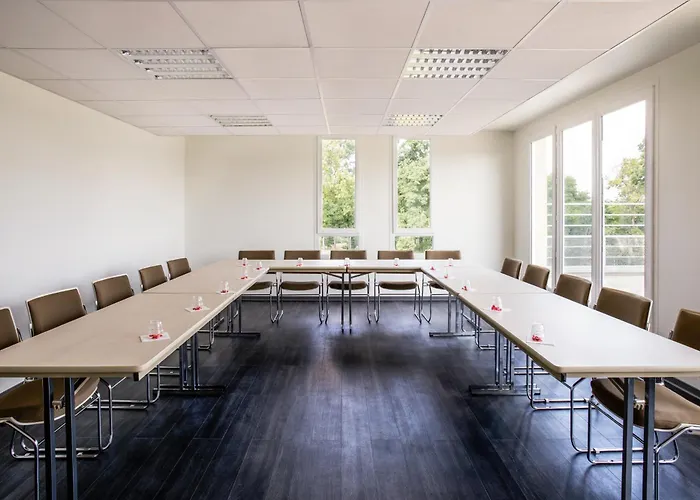 イビス パリ ムドン ヴェリツィ 3*