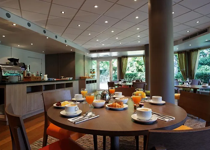 Ibis Paris Velizy 뫼동