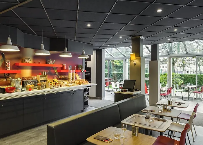 Ibis Paris Velizy 3*